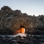 La roca y su puerta hacia la luz